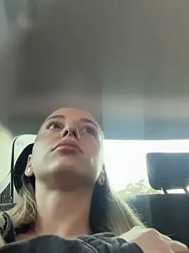 AlexisWhit online show from 18, 10, 2025