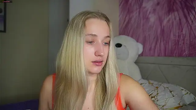 Snapshot of Eva_Mia1 chatting on 20, 10, 2025 Eva Mia1 online show from 20, 10, 2025