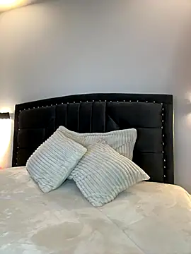 Lilith Thompson online show from 21, 10, 2025