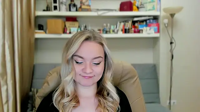 Snapshot of Kara_Smith_ chatting on 31, 10, 2025 Kara Smith online show from 31, 10, 2025