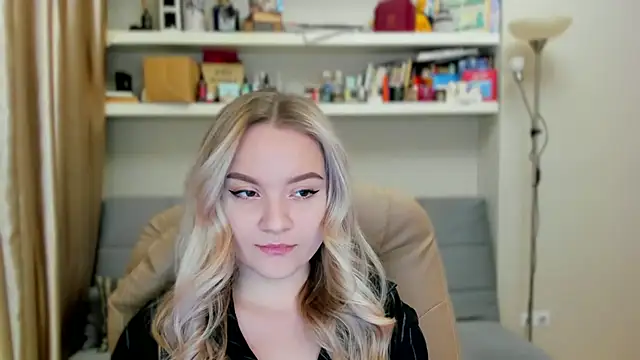 Snapshot of Kara_Smith_ chatting on 1, 11, 2025 Kara Smith online show from 1, 11, 2025