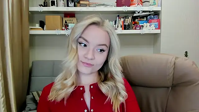 Snapshot of Kara_Smith_ chatting on 14, 12, 2025 Kara Smith online show from 14, 12, 2025