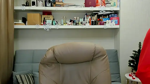 Snapshot of Kara_Smith_ chatting on 17, 12, 2025 Kara Smith online show from 17, 12, 2025