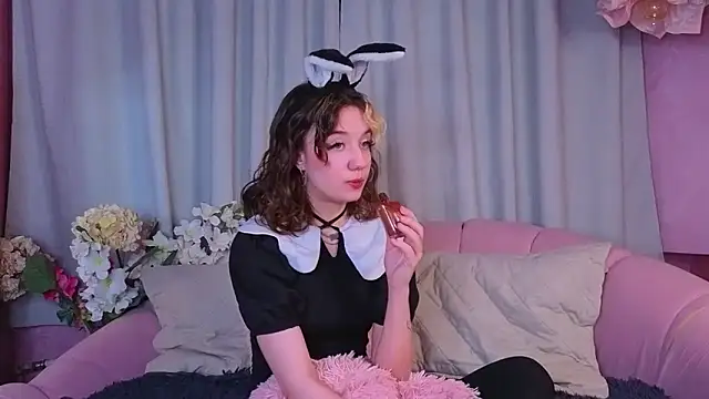 Gia Riccardo online show from 3, 2, 2026