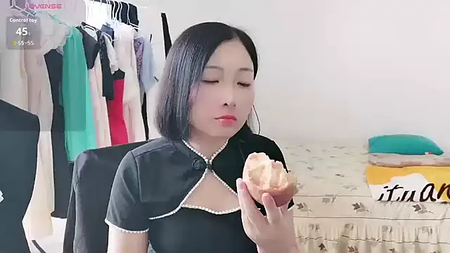 Rachel-6600 online show from 15, 9, 2025