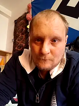 Snapshot of Atze202518 chatting on 13, 10, 2025 Atze202518 online show from 13, 10, 2025