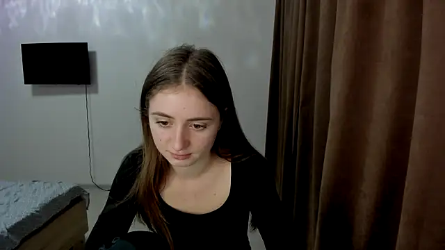 Snapshot of LilyHaart chatting on 13, 11, 2025 LilyHaart online show from 13, 11, 2025