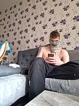 Snapshot of ThePython666 chatting on 22, 10, 2025 ThePython666 online show from 22, 10, 2025