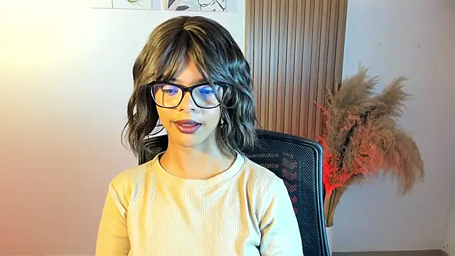 Milabrown  online show from 4, 10, 2025
