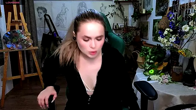Jessi Blonde online show from 2, 10, 2025