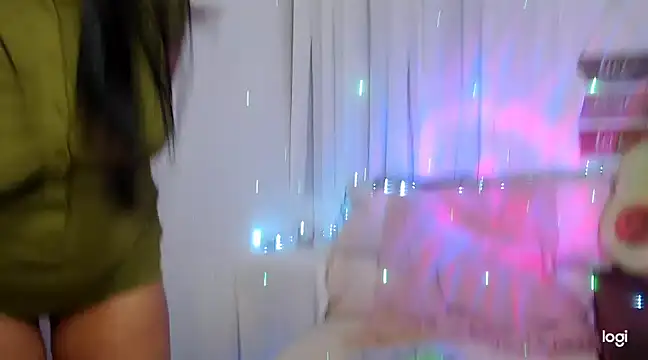 Nicole Daal online show from 17, 3, 2025