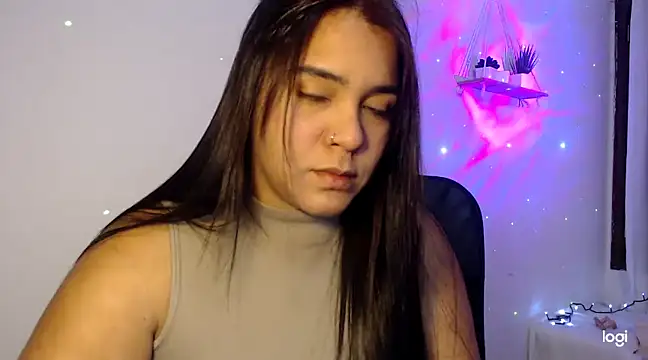 Nicole Daal online show from 22, 3, 2025