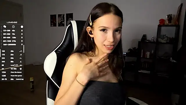 MayAgard online show from 7, 11, 2025