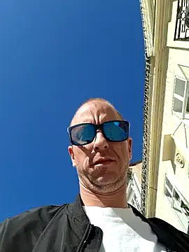 Snapshot of svenpfeifer chatting on 20, 3, 2025 svenpfeifer online show from 20, 3, 2025