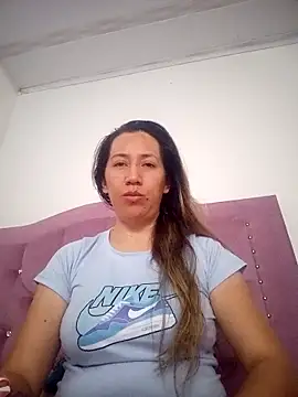 Snapshot of melany-92xxx chatting on 10, 9, 2025 melany-92xxx online show from 10, 9, 2025