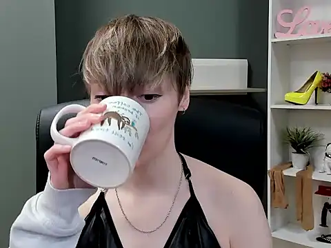 Snapshot of hottieBlair chatting on 17, 10, 2025 hottieBlair online show from 17, 10, 2025