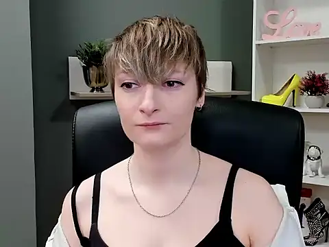 Snapshot of hottieBlair chatting on 22, 10, 2025 hottieBlair online show from 22, 10, 2025