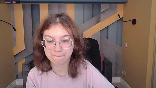 Snapshot of AngelinaLow chatting on 2, 11, 2025 AngelinaLow online show from 2, 11, 2025