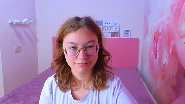 Snapshot of AngelinaLow chatting on 11, 11, 2025 AngelinaLow online show from 11, 11, 2025