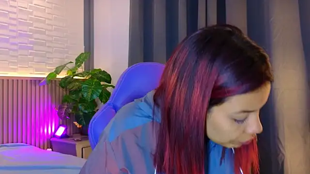 TiffanyWalk online show from 3, 11, 2025