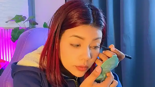 TiffanyWalk online show from 5, 3, 2026