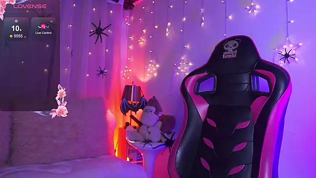 Snapshot of Madison_Mayer chatting on 17, 10, 2025 Madison Mayer online show from 17, 10, 2025