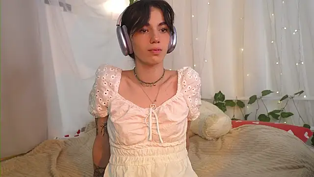 mystica  online show from 13, 10, 2025