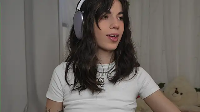 mystica  online show from 18, 10, 2025