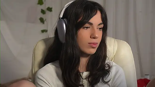 mystica  online show from 6, 11, 2025