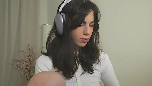 mystica  online show from 7, 11, 2025