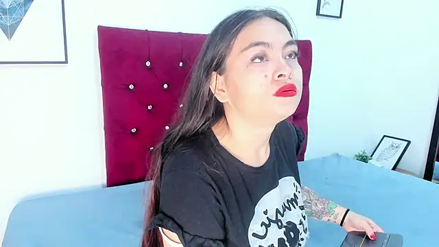 Mia Collivens online show from 13, 10, 2025