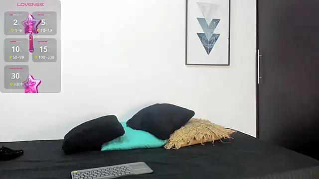 Mia Collivens online show from 30, 10, 2025