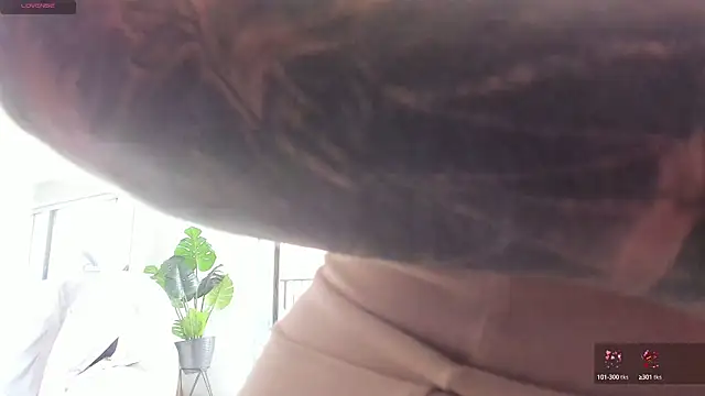 Snapshot of rouse__hallberg chatting on 22, 9, 2025 rouse hallberg online show from 22, 9, 2025