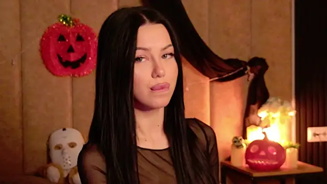 Leya Foxhall online show from 28, 10, 2025