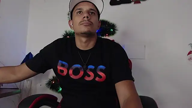 Snapshot of MrOlivers chatting on 17, 12, 2025 MrOlivers online show from 17, 12, 2025