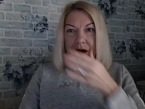 Snapshot of Lillia_Ray chatting on 13, 10, 2025 Lillia Ray online show from 13, 10, 2025