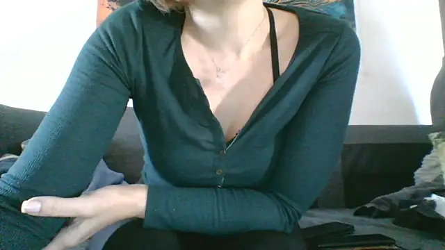 Snapshot of Ladyhot25 chatting on 17, 3, 2025 Ladyhot25 online show from 17, 3, 2025