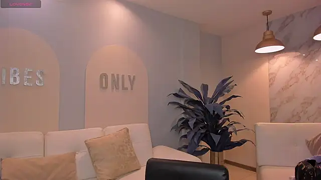 MaiaCollins online show from 21, 2, 2026