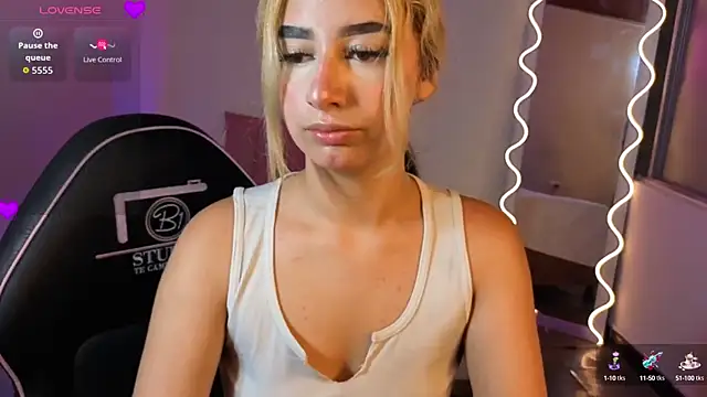 Malory tay1 online show from 8, 10, 2025