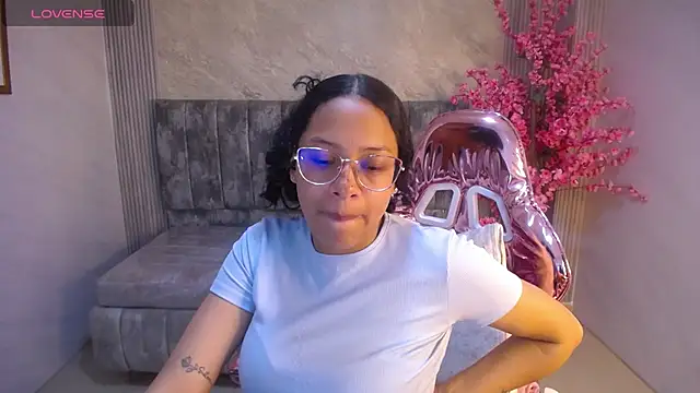 zhara rose s online show from 3, 10, 2025