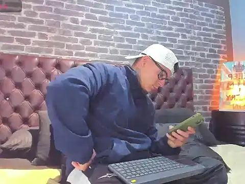 Max Stron111 online show from 9, 1, 2026