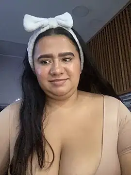 Vaiolet 2222 online show from 2, 11, 2025