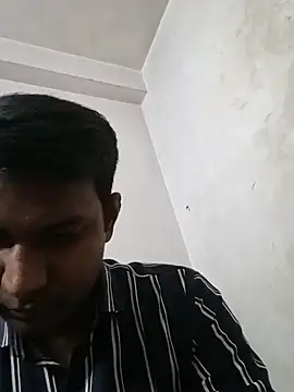 Snapshot of vikesh05 chatting on 3, 12, 2025 vikesh05 online show from 3, 12, 2025