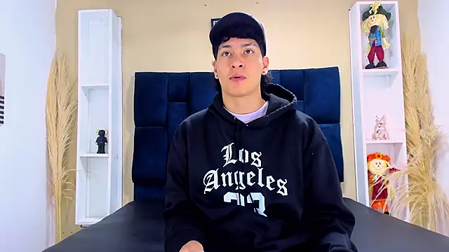 Snapshot of Jhojan_twink chatting on 2, 10, 2025 Jhojan twink online show from 2, 10, 2025