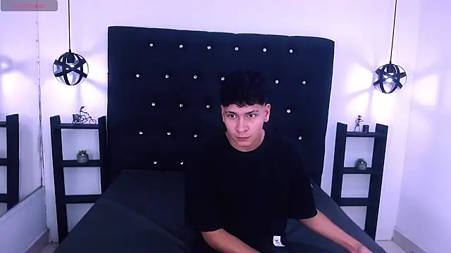 Snapshot of Jhojan_twink chatting on 4, 10, 2025 Jhojan twink online show from 4, 10, 2025