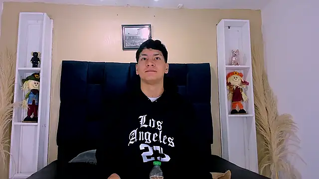 Snapshot of Jhojan_twink chatting on 7, 10, 2025 Jhojan twink online show from 7, 10, 2025