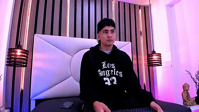 Snapshot of Jhojan_twink chatting on 22, 10, 2025 Jhojan twink online show from 22, 10, 2025