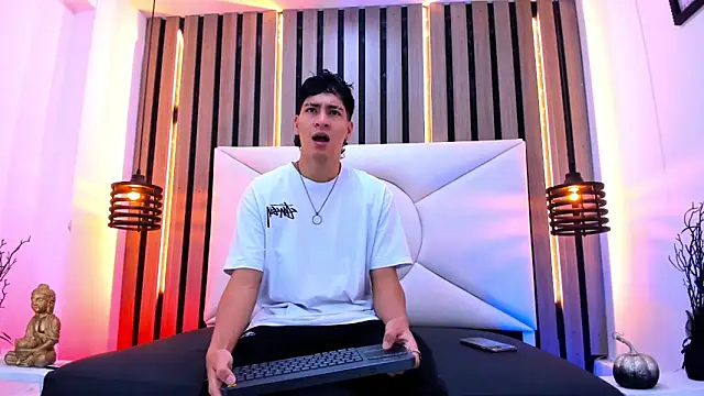 Snapshot of Jhojan_twink chatting on 25, 10, 2025 Jhojan twink online show from 25, 10, 2025