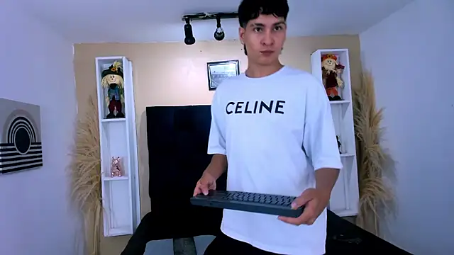 Snapshot of Jhojan_twink chatting on 26, 10, 2025 Jhojan twink online show from 26, 10, 2025