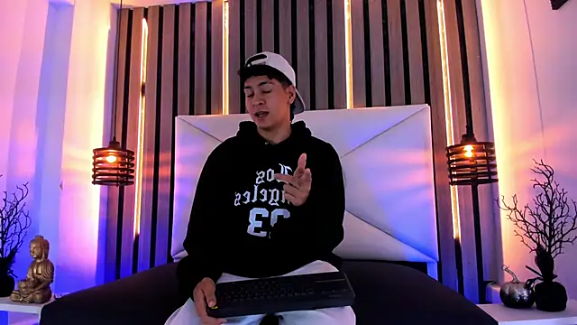 Snapshot of Jhojan_twink chatting on 29, 10, 2025 Jhojan twink online show from 29, 10, 2025